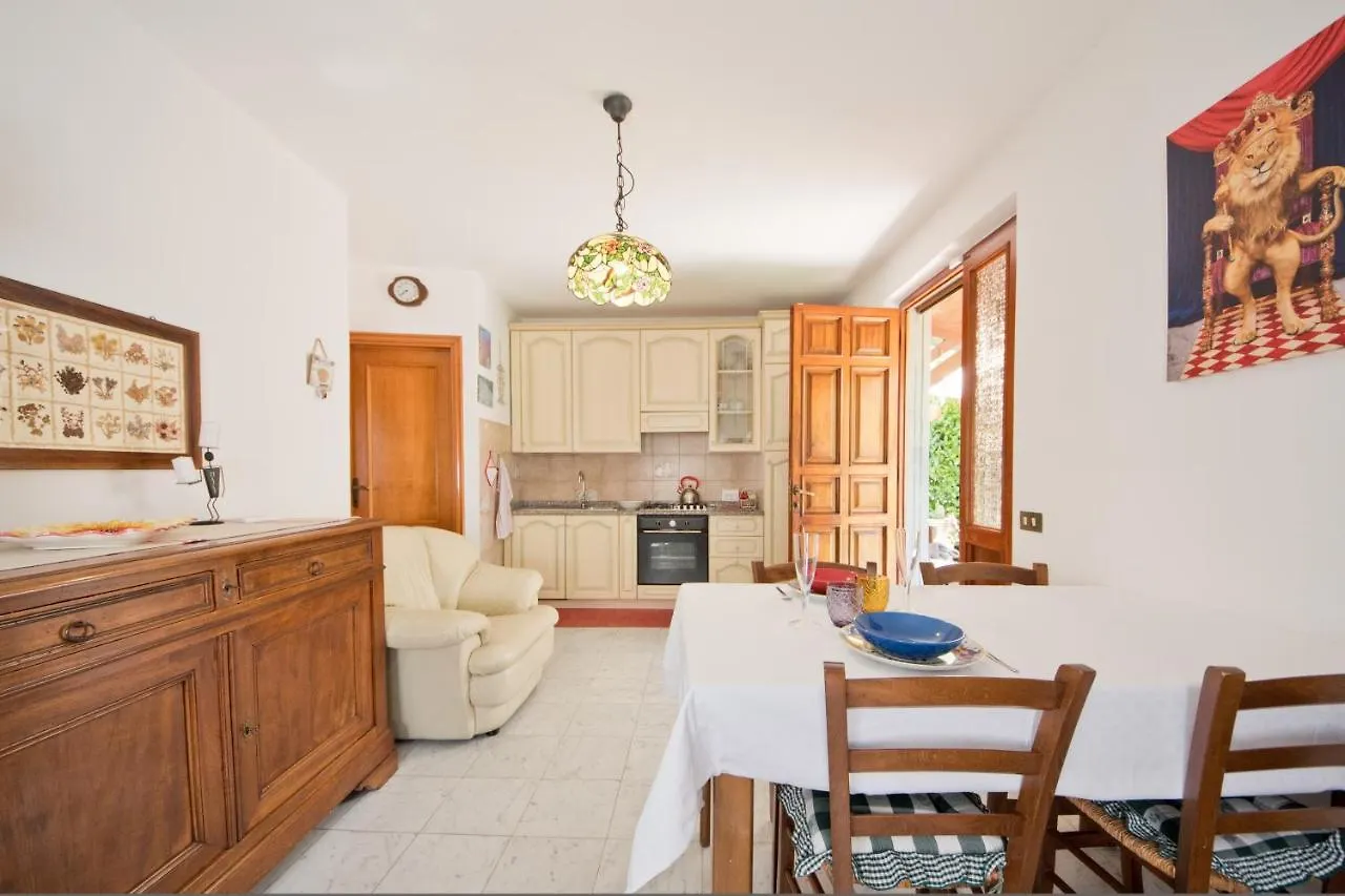 Casa vacanze Villa La casina del Mare Marina di Massa Italia