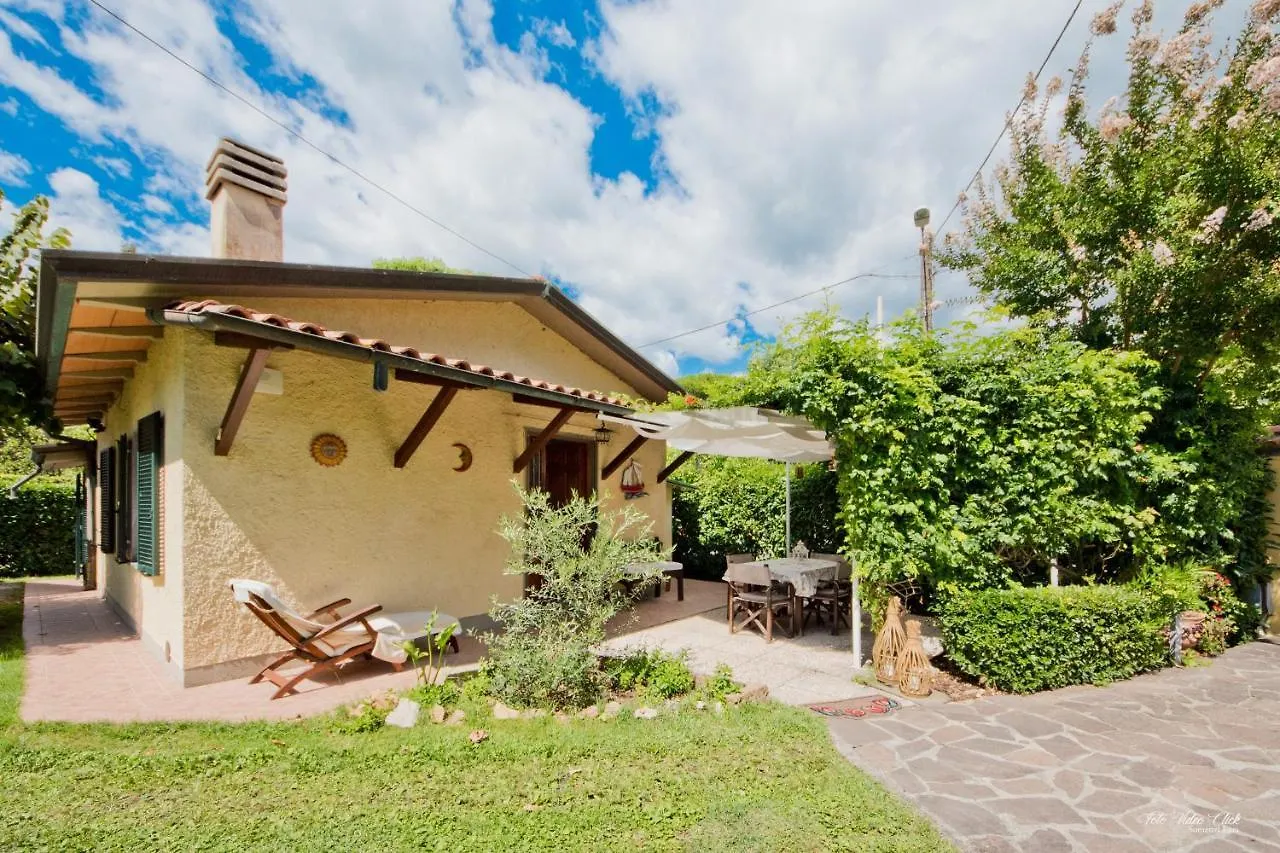 Villa La casina del Mare Marina di Massa