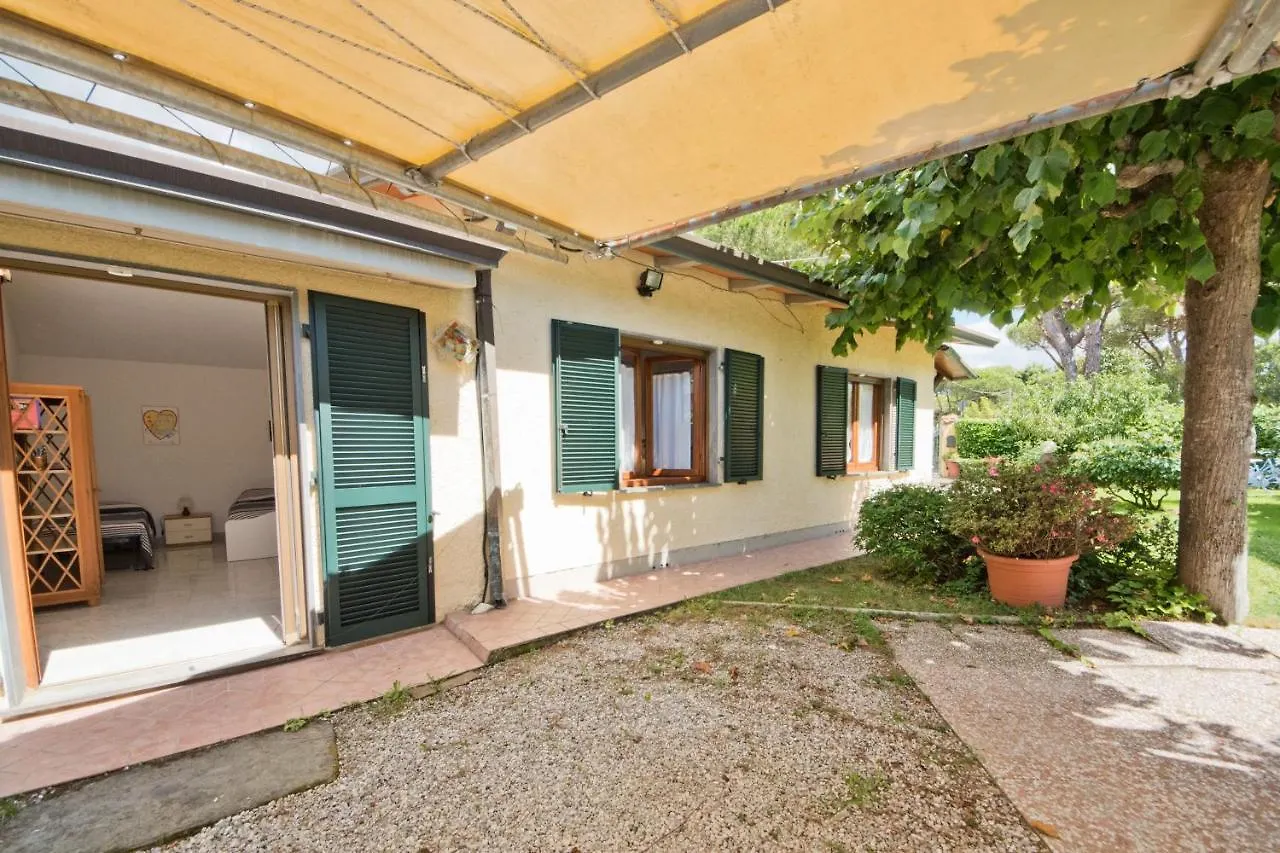 La Casina Del Mare Villa Marina di Massa